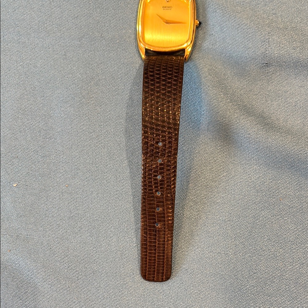 Seiko Gold Watch with Brown Leather Strap - Picture 4 of 8